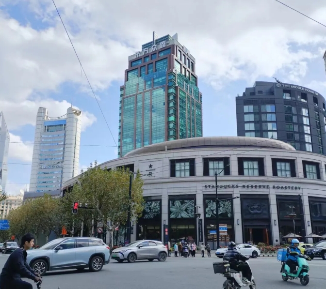 上海東方投資大廈：三線地鐵匯聚，交通樞紐驅(qū)動(dòng)高效商務(wù)新時(shí)代