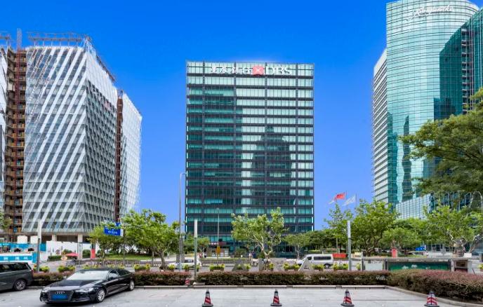 上海星展銀行大廈：現(xiàn)代商務典范，陸家嘴江畔的標志性建筑